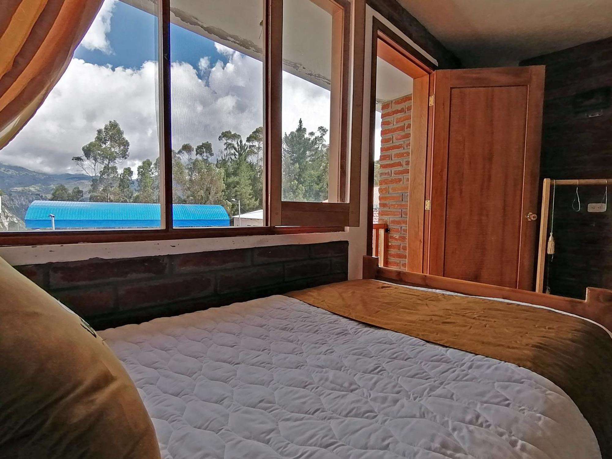 Lagoon Hotel Chugchilán Extérieur photo